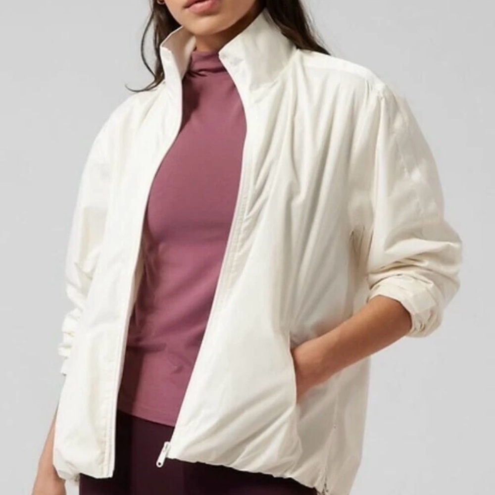 Athleta Sightseer Jacket Jacket in Magnolia White Size Small Ivory Full Zip Coat
